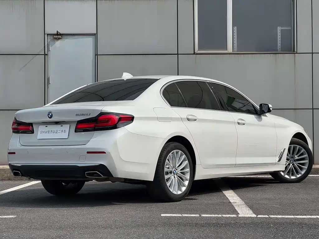 BMW BMW 5 Series 2022 525Li Luxury Package 2022 - thumbnail 4