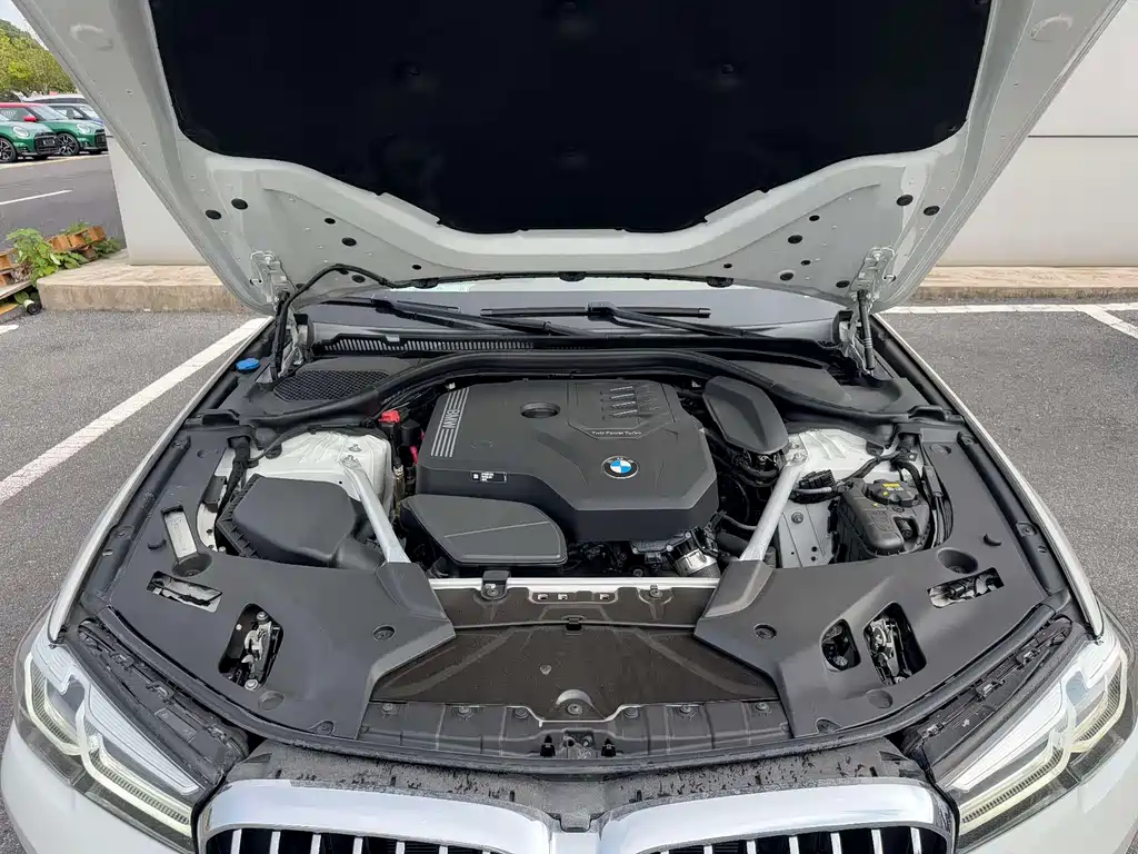 BMW BMW 5 Series 2022 525Li Luxury Package 2022 - thumbnail 12