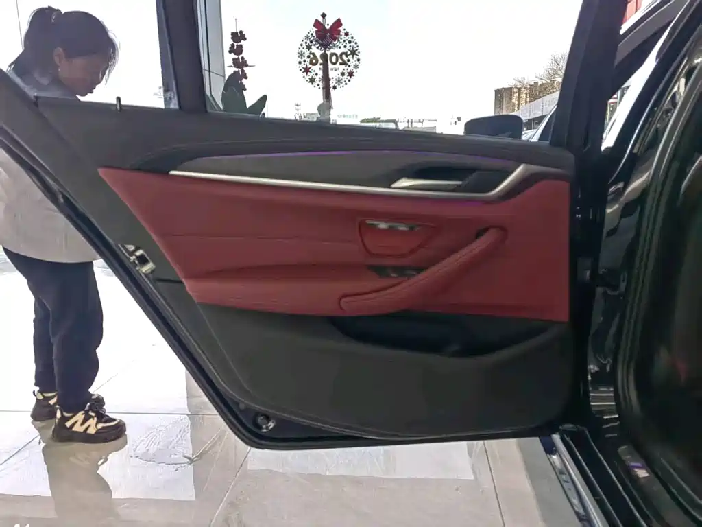 BMW BMW 5 Series 2023 530Li Leading Model M Sport Package 2023 - thumbnail 12