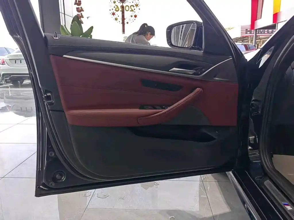 BMW BMW 5 Series 2023 530Li Leading Model M Sport Package 2023 - thumbnail 17