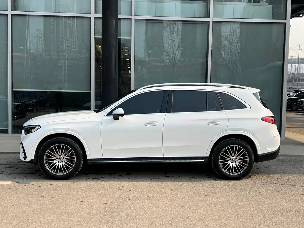 Mercedes-Benz Mercedes-Benz GLC 2025 GLC 300 L 4MATIC Sport 5-Seat 2025 - thumbnail 4