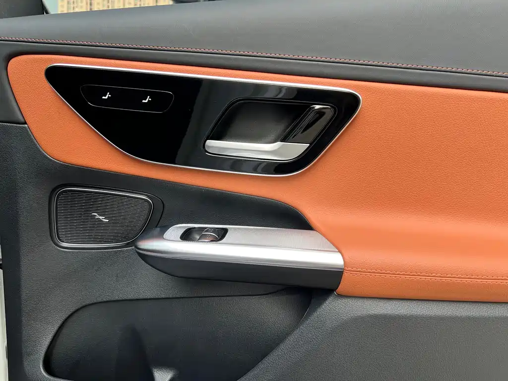 Mercedes-Benz Mercedes-Benz GLC 2025 GLC 300 L 4MATIC Sport 5-Seat 2025 - thumbnail 16