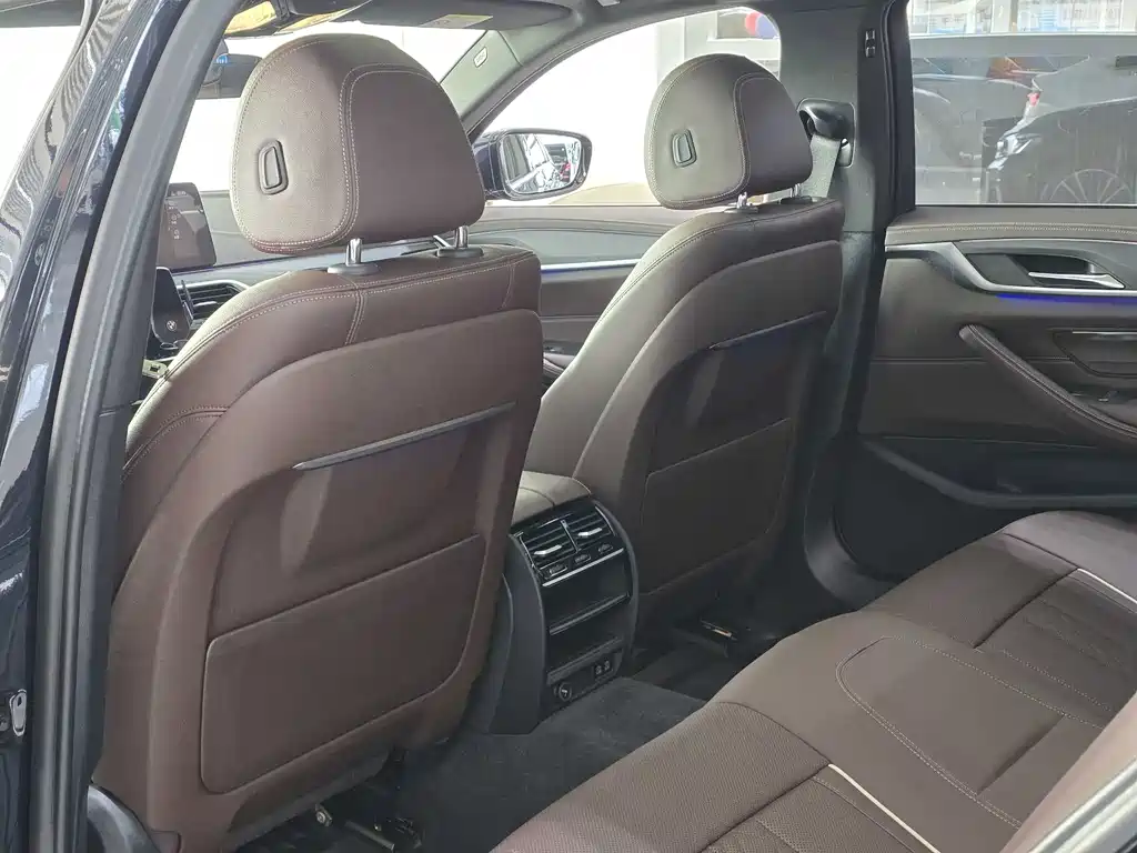 BMW BMW 5 Series 2023 530Li Leading Model M Sport Package 2023 - thumbnail 7
