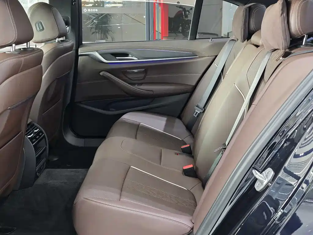 BMW BMW 5 Series 2023 530Li Leading Model M Sport Package 2023 - thumbnail 9