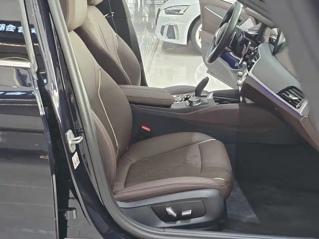 BMW BMW 5 Series 2023 530Li Leading Model M Sport Package 2023 - thumbnail 14