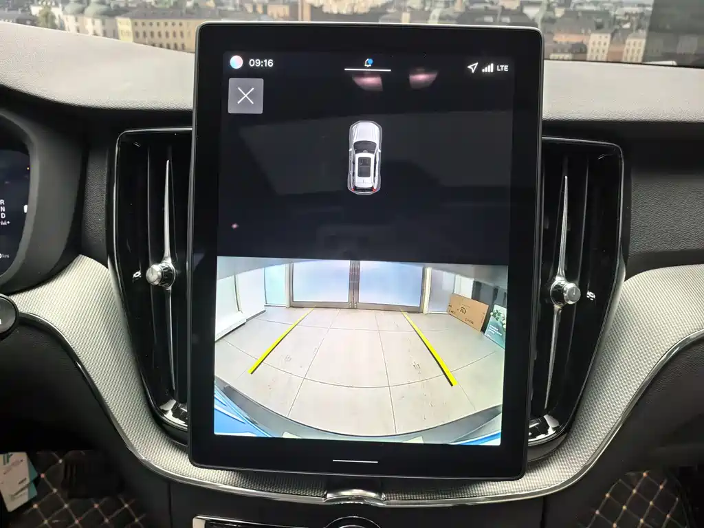 Volvo Volvo XC60 2026 B5 AWD Momentum Luxury Edition 2025 - thumbnail 9
