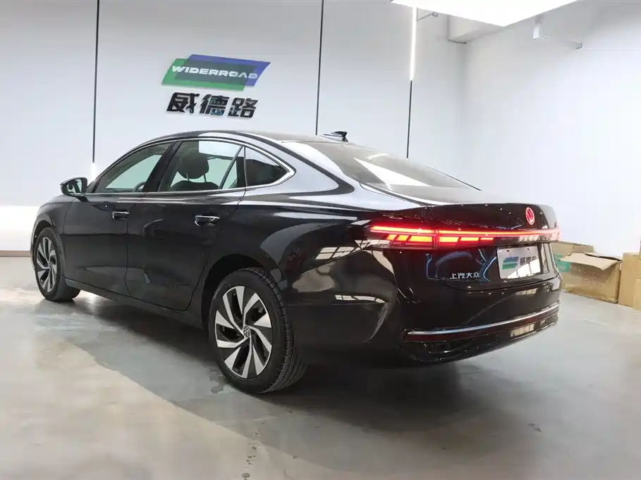 Volkswagen Passat 2025 Pro 380TSI Dragon Edition 2025 - thumbnail 5