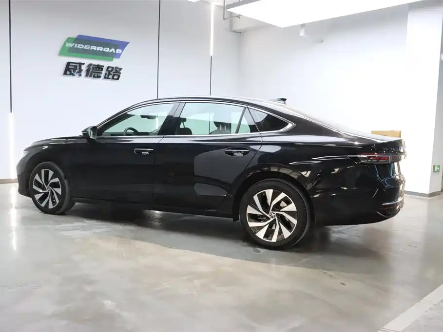 Volkswagen Passat 2025 Pro 380TSI Dragon Edition 2025 - thumbnail 6