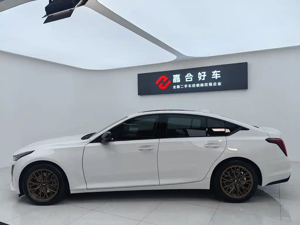 Cadillac Cadillac CT5 2023 28T Luxury (Standard) 2023 - thumbnail 3