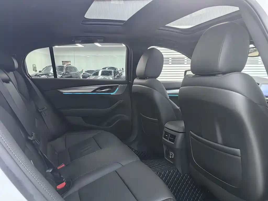 Cadillac Cadillac CT5 2023 28T Luxury (Standard) 2023 - thumbnail 23