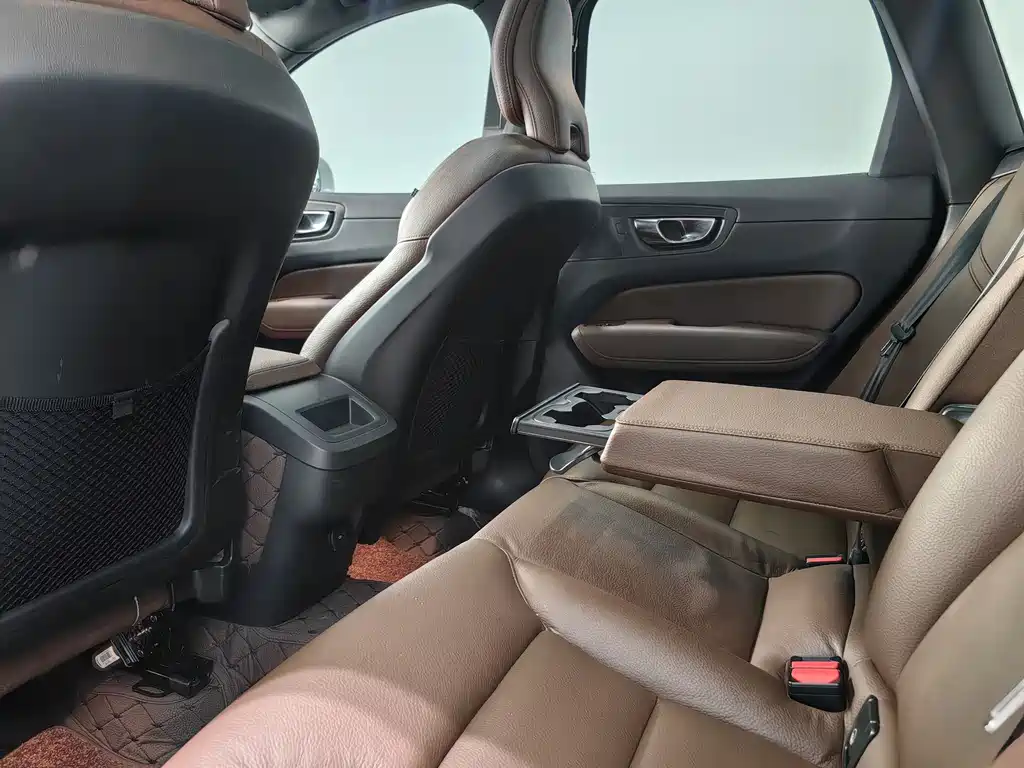 Volvo Volvo XC60 2022 B5 AWD Momentum Luxury Edition 2021 - thumbnail 15