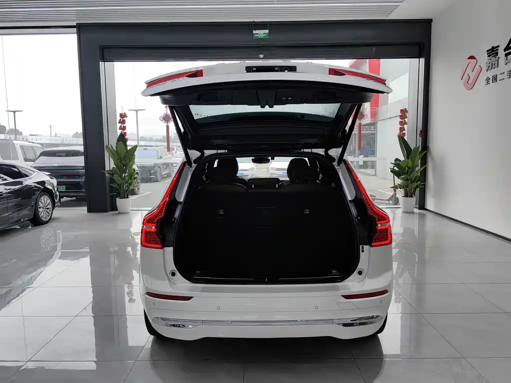 Volvo Volvo XC60 2022 B5 AWD Momentum Luxury Edition 2021 - thumbnail 23