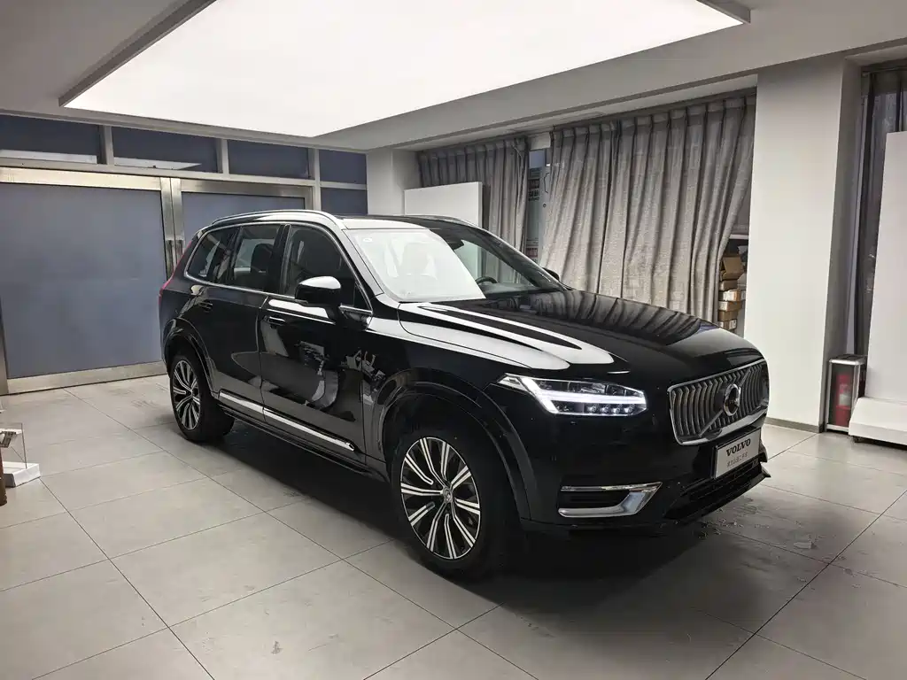Volvo Volvo XC90 2024 B6 Momentum Luxury 7-seater 2025 - thumbnail 3