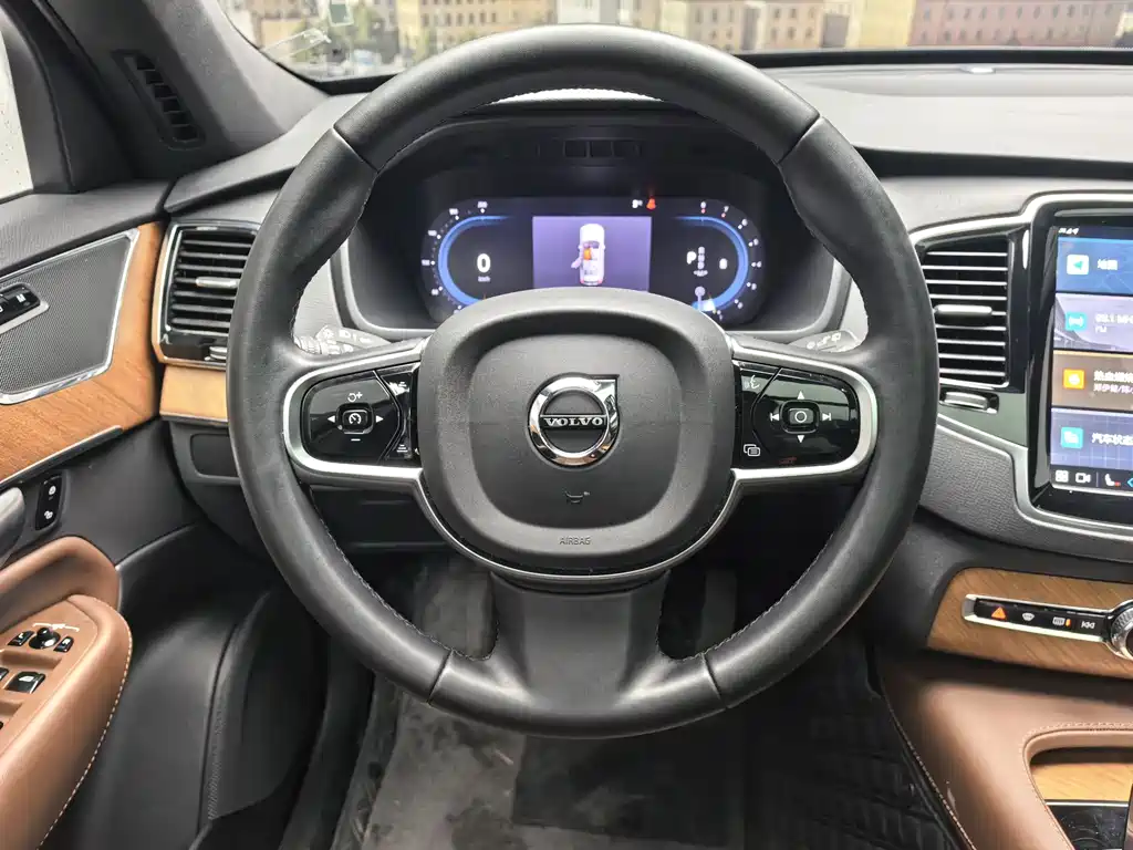 Volvo Volvo XC90 2024 B6 Momentum Luxury 7-seater 2025 - thumbnail 4