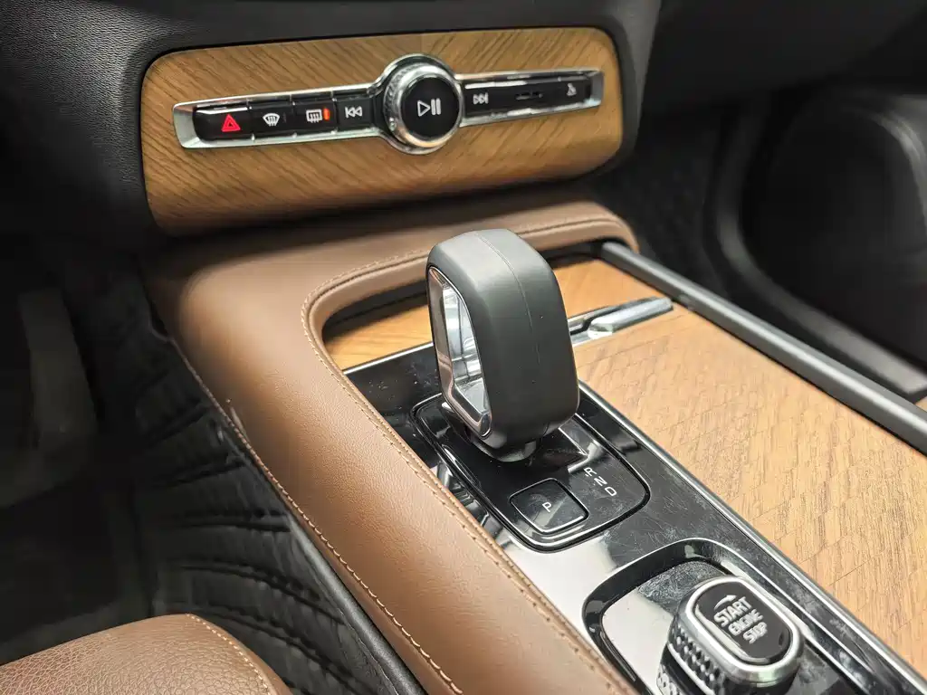 Volvo Volvo XC90 2024 B6 Momentum Luxury 7-seater 2025 - thumbnail 12