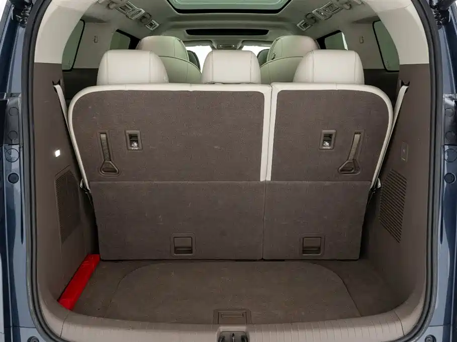 Denza DENZA D9 2022 EV 600 AWD Flagship 2023 - thumbnail 13