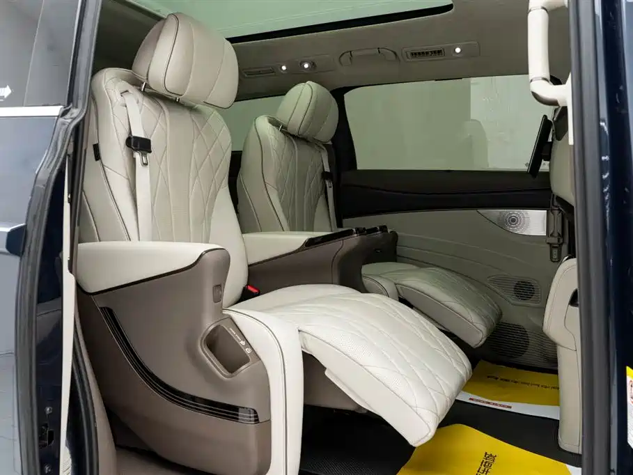 Denza DENZA D9 2022 EV 600 AWD Flagship 2023 - thumbnail 15