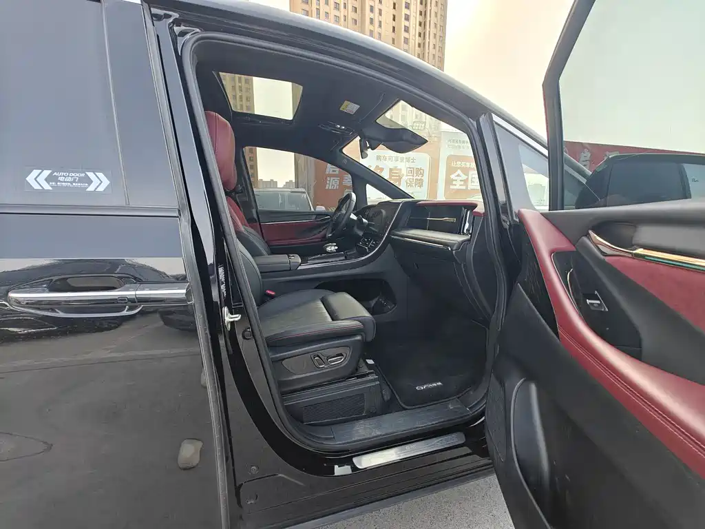 GAC Trumpchi GAC Trumpchi M8 2025 Master Series Hybrid Version 2025 - thumbnail 4