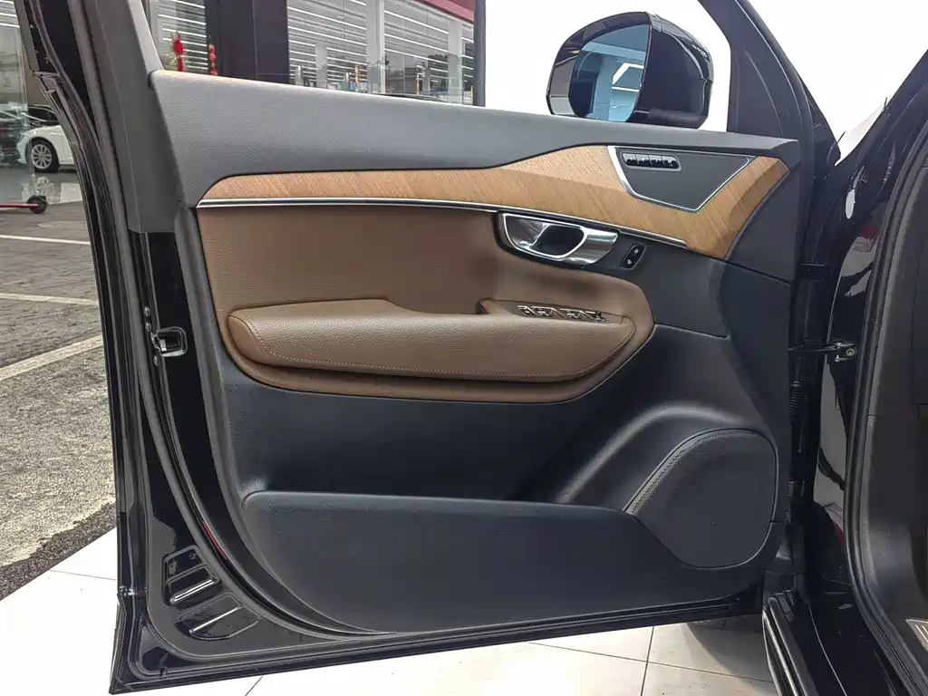 Volvo Volvo XC90 2021 B6 Momentum Luxury 7-seater 2022 - thumbnail 8