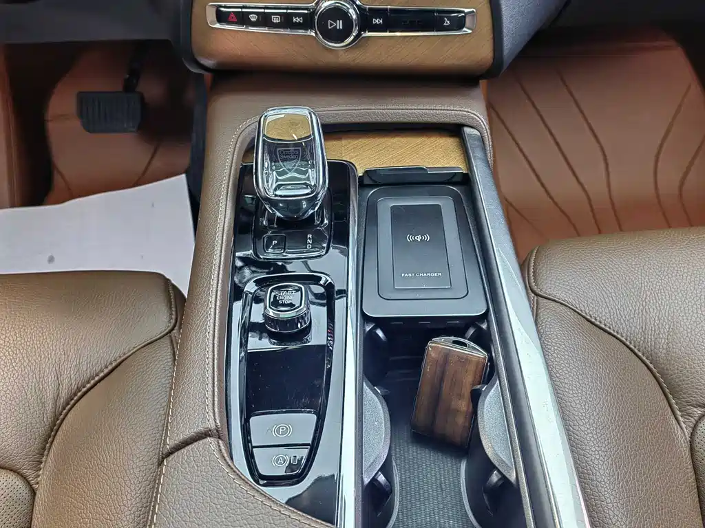 Volvo Volvo XC90 2021 B6 Momentum Luxury 7-seater 2022 - thumbnail 14
