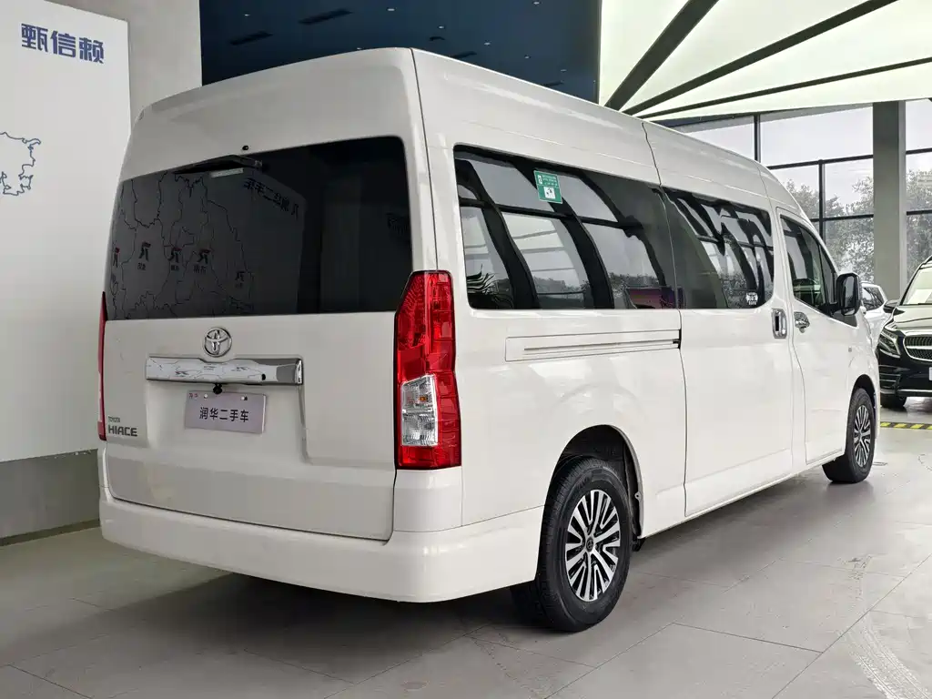 Toyota Toyota Hiace 2019 3.5L Automatic 2021 - thumbnail 5
