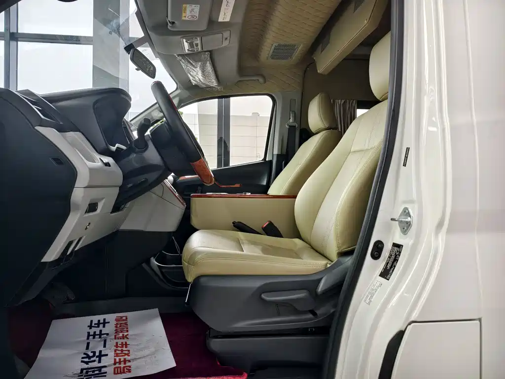 Toyota Toyota Hiace 2019 3.5L Automatic 2021 - thumbnail 6