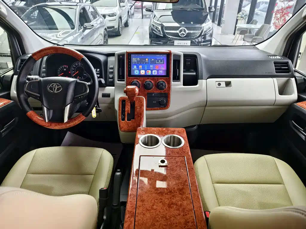 Toyota Toyota Hiace 2019 3.5L Automatic 2021 - thumbnail 10