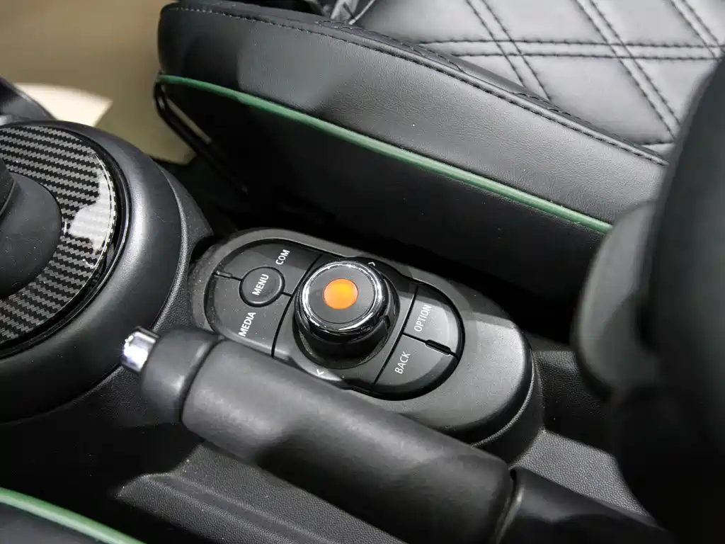 MINI MINI 2018 1.5T COOPER Classic 2018 - thumbnail 18