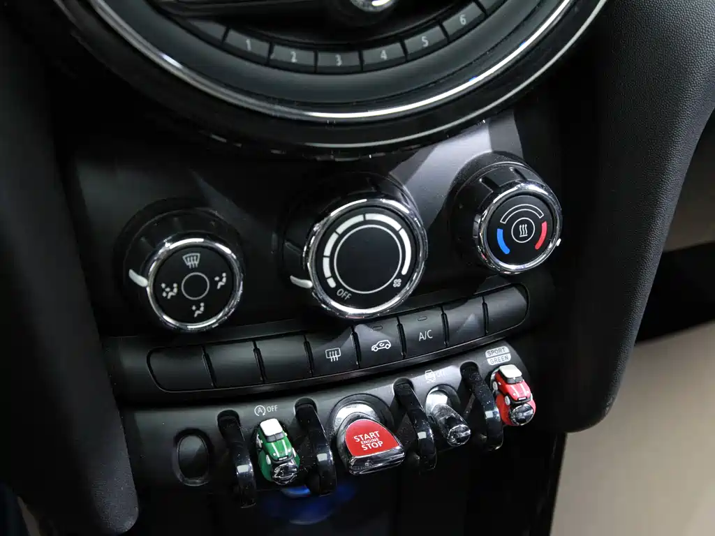 MINI MINI 2018 1.5T COOPER Classic 2018 - thumbnail 24