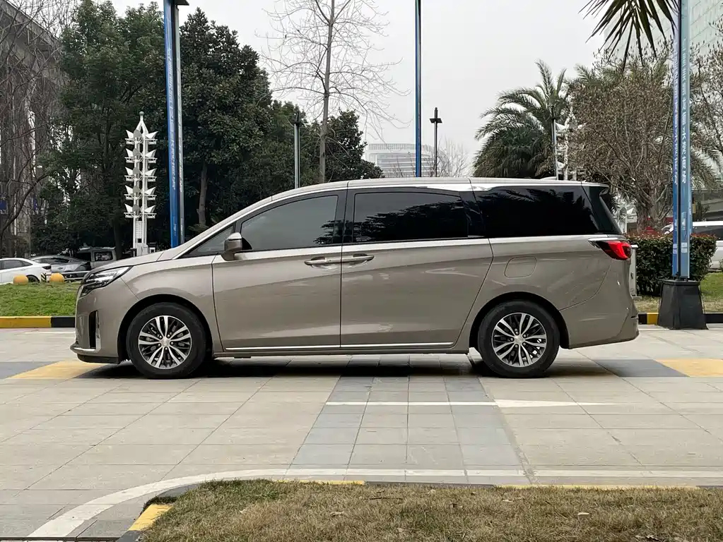Buick Buick GL8 2023 ES Landmark Luxury Edition 2023 - thumbnail 5