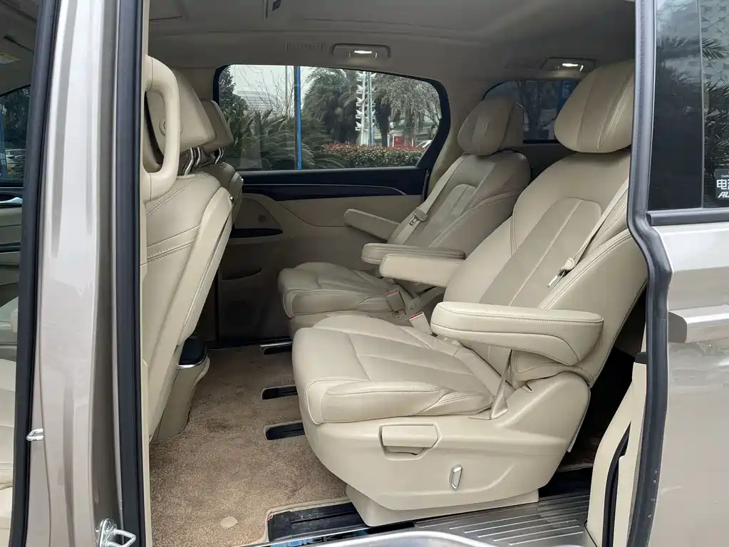 Buick Buick GL8 2023 ES Landmark Luxury Edition 2023 - thumbnail 12