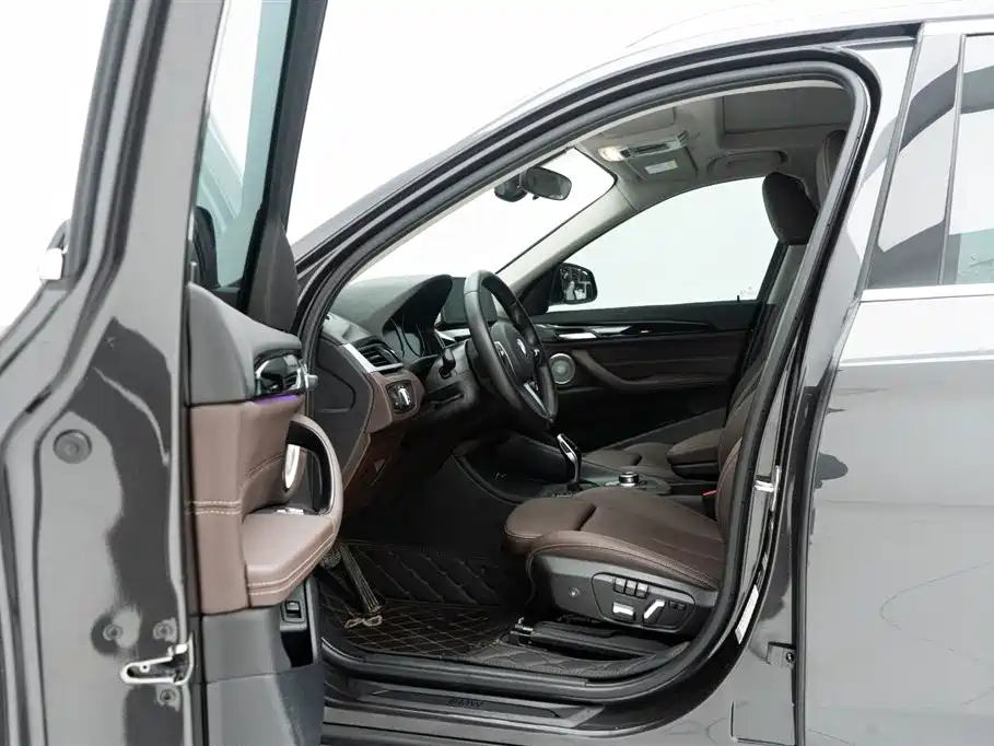 BMW BMW X1 2022 sDrive25Li Leading Edition 2022 - thumbnail 14