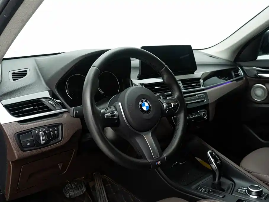 BMW BMW X1 2022 sDrive25Li Leading Edition 2022 - thumbnail 17