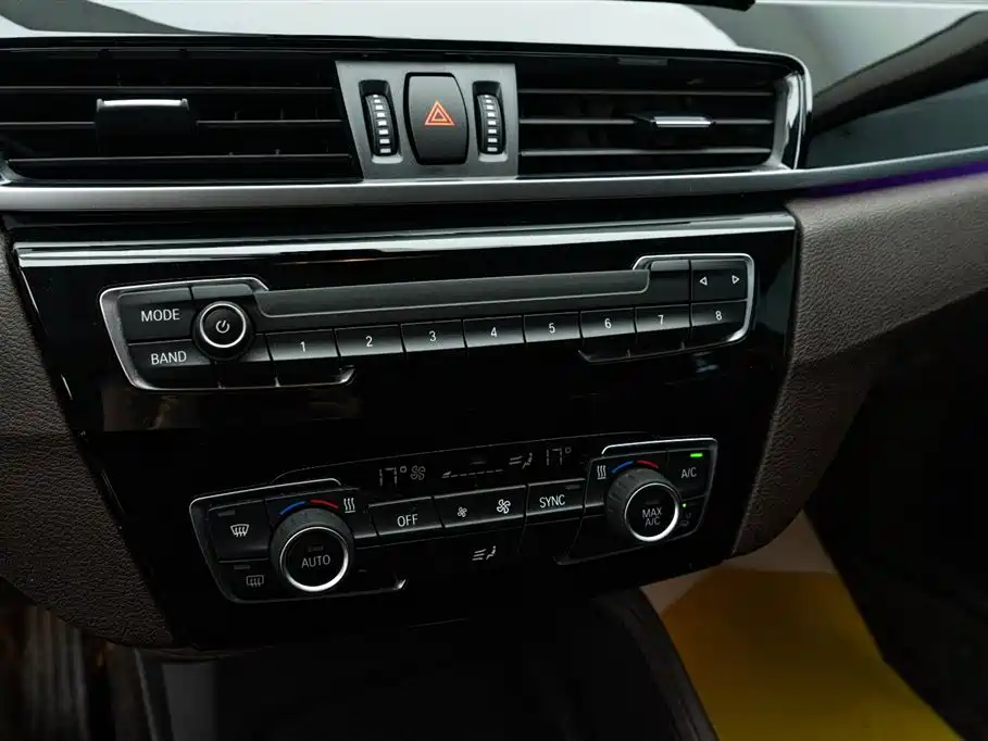 BMW BMW X1 2022 sDrive25Li Leading Edition 2022 - thumbnail 19