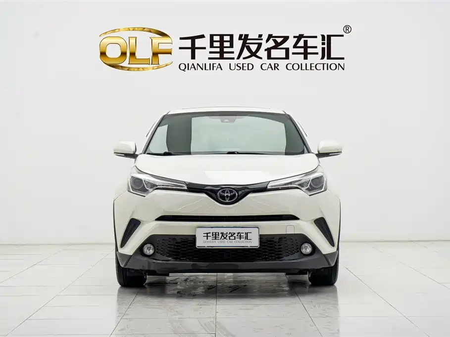 Toyota Toyota C-HR 2020 2.0L Leading Edition 2021 - thumbnail 2