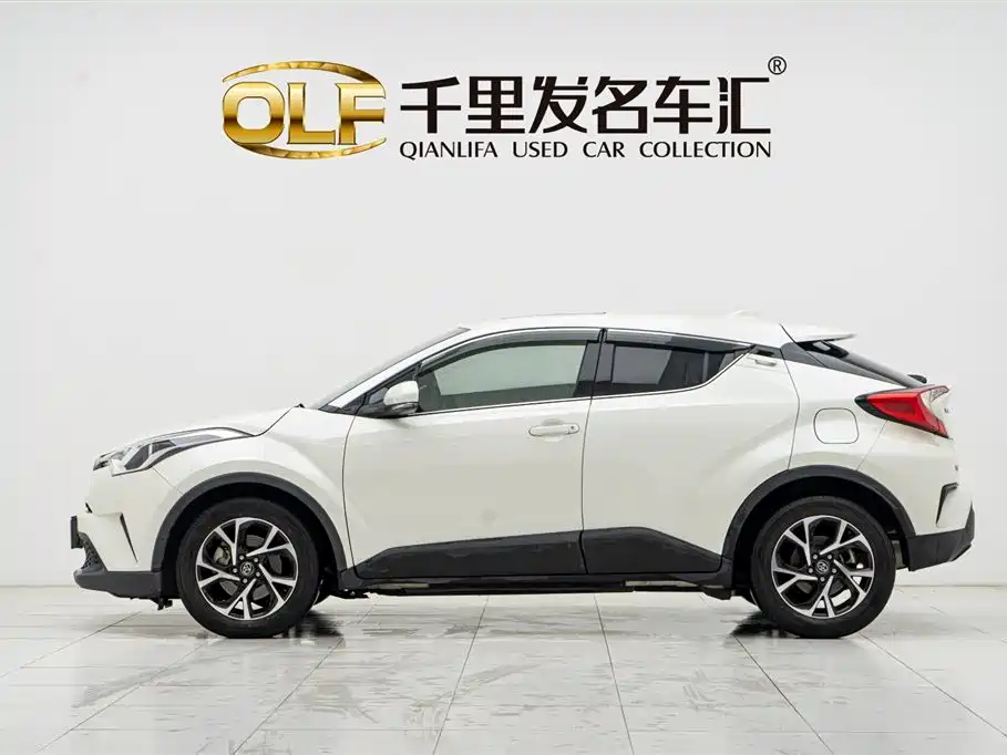 Toyota Toyota C-HR 2020 2.0L Leading Edition 2021 - thumbnail 7