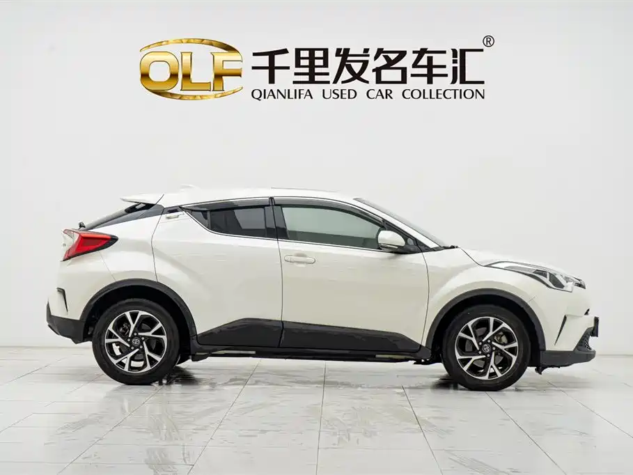 Toyota Toyota C-HR 2020 2.0L Leading Edition 2021 - thumbnail 8