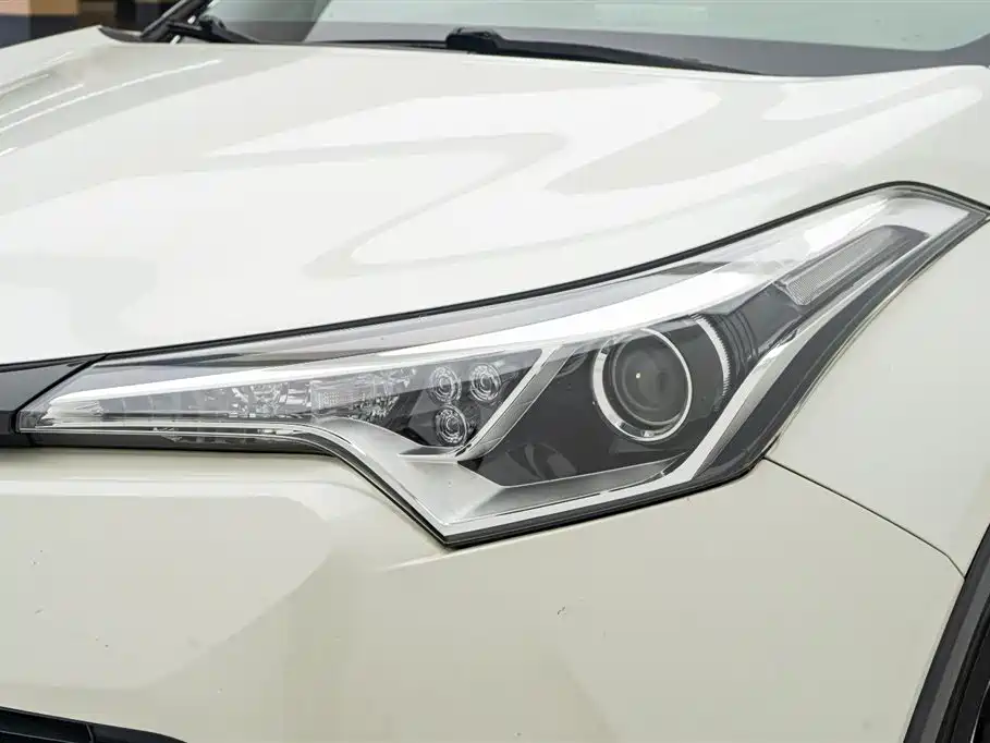 Toyota Toyota C-HR 2020 2.0L Leading Edition 2021 - thumbnail 9
