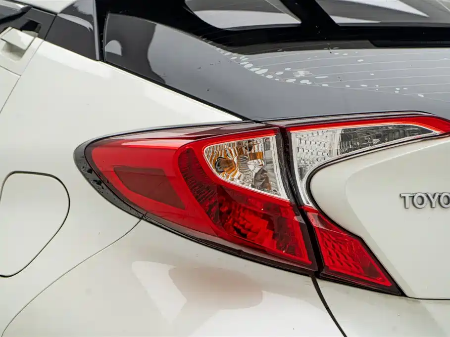 Toyota Toyota C-HR 2020 2.0L Leading Edition 2021 - thumbnail 12