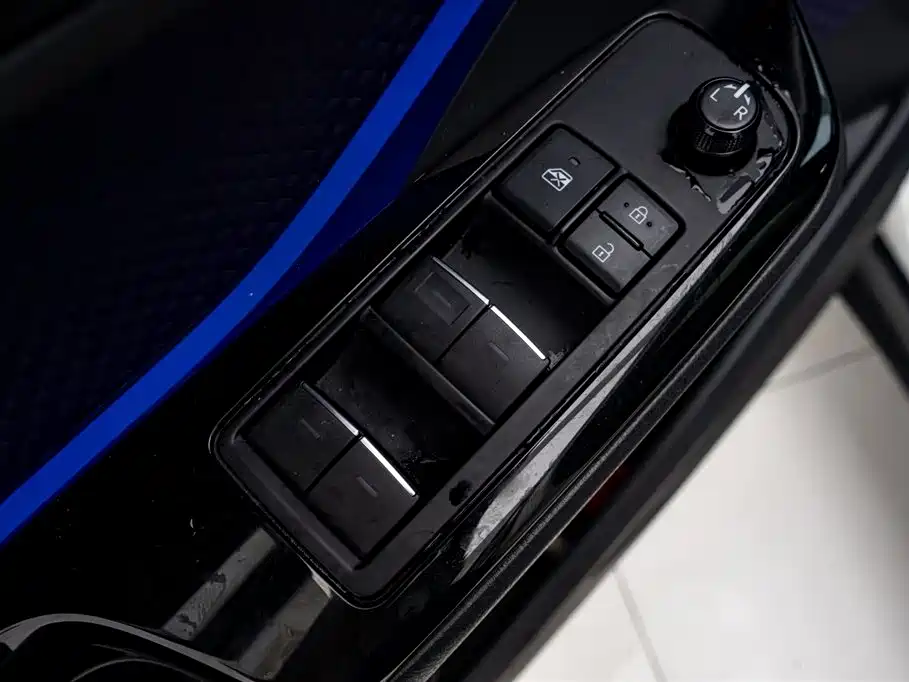 Toyota Toyota C-HR 2020 2.0L Leading Edition 2021 - thumbnail 21