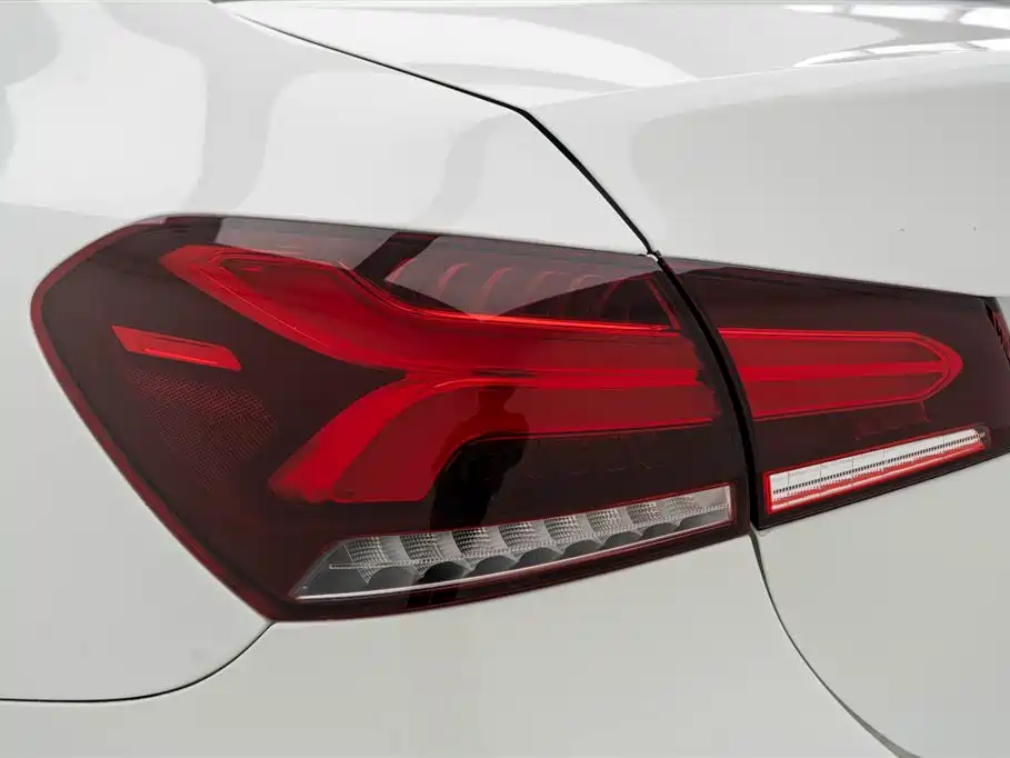 Mercedes-Benz Mercedes-Benz A-Class 2022 Facelift A 200 L Sport Sedan Fashion Edition 2022 - thumbnail 12