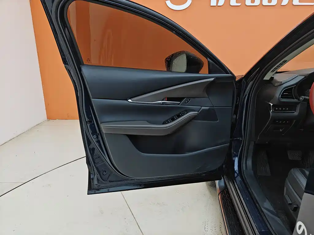 Mazda Mazda CX-30 EV 2021 Pure Electric Premium Edition 2021 - thumbnail 14