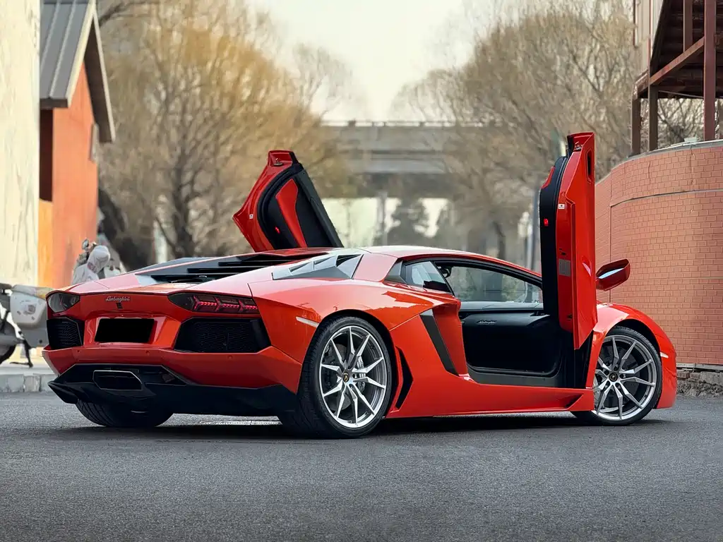 Lamborghini Lamborghini Aventador LP 700-4 2015 - thumbnail 17