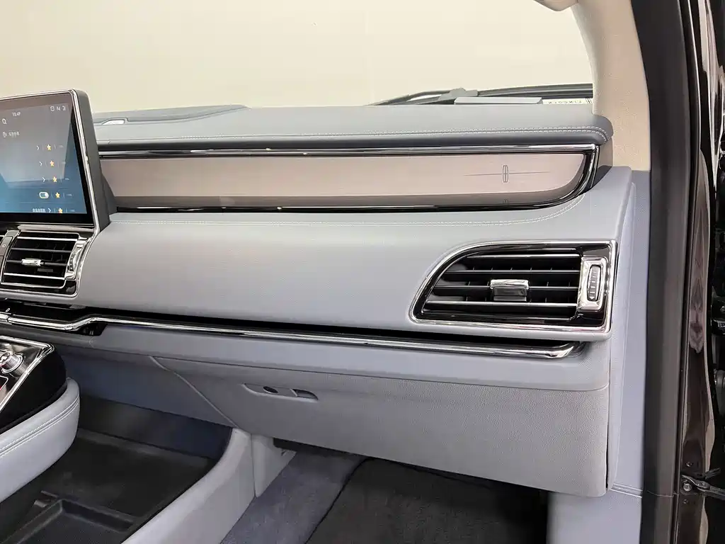 Lincoln Lincoln Navigator 2022 3.5T Long Wheelbase Presidential Edition 2024 - thumbnail 19