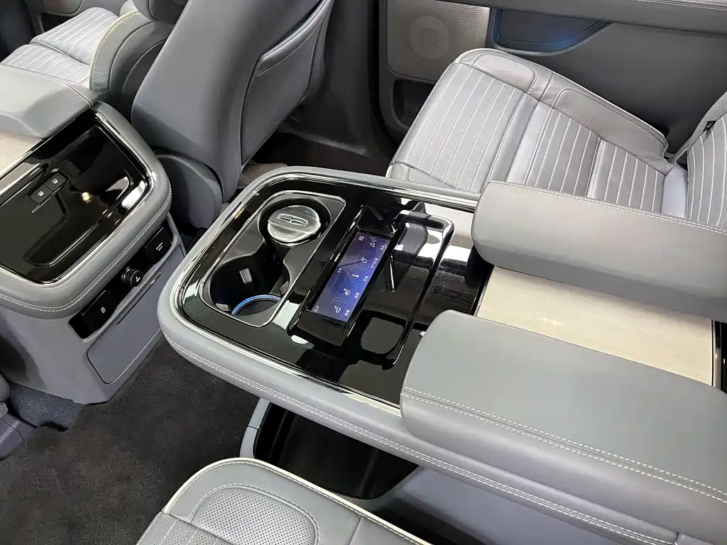 Lincoln Lincoln Navigator 2022 3.5T Long Wheelbase Presidential Edition 2024 - thumbnail 27