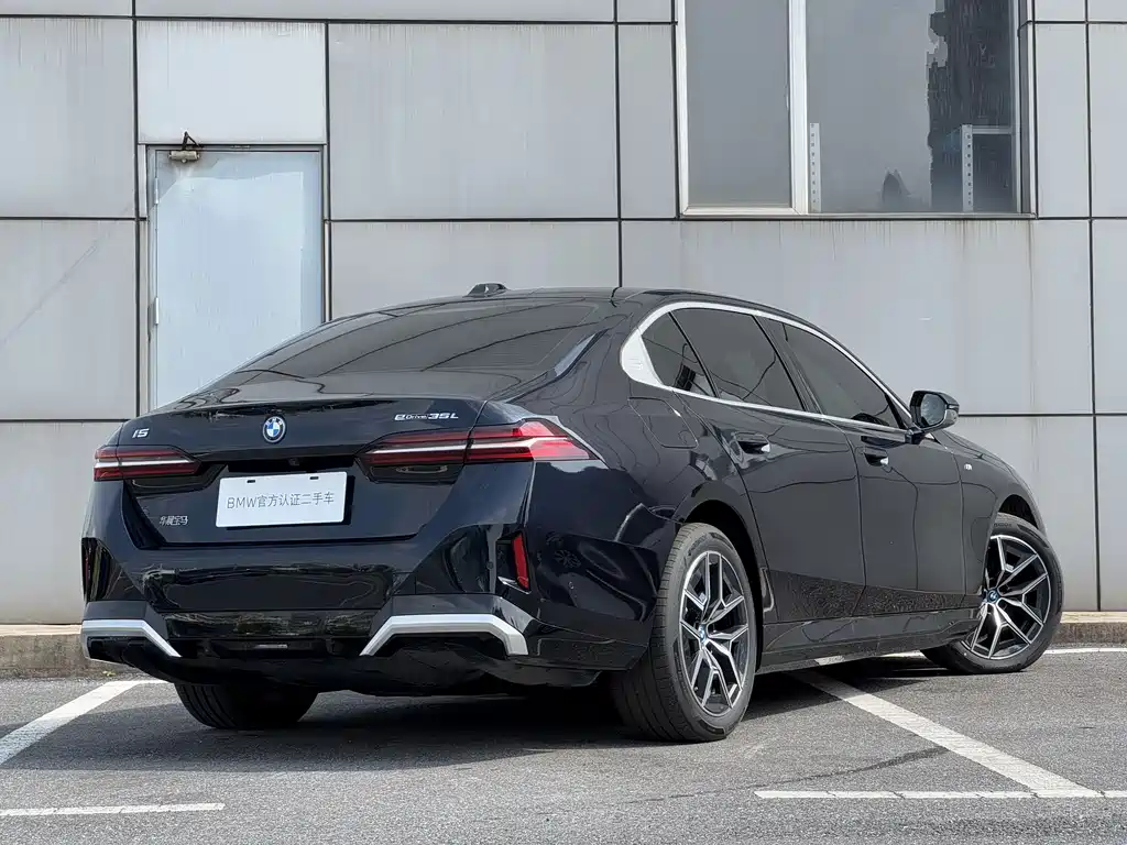 BMW BMW i5 2024 eDrive 35L Premium M Sport Package 2024 - thumbnail 5