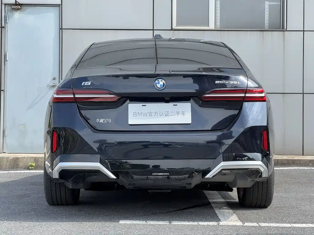 BMW BMW i5 2024 eDrive 35L Premium M Sport Package 2024 - thumbnail 6