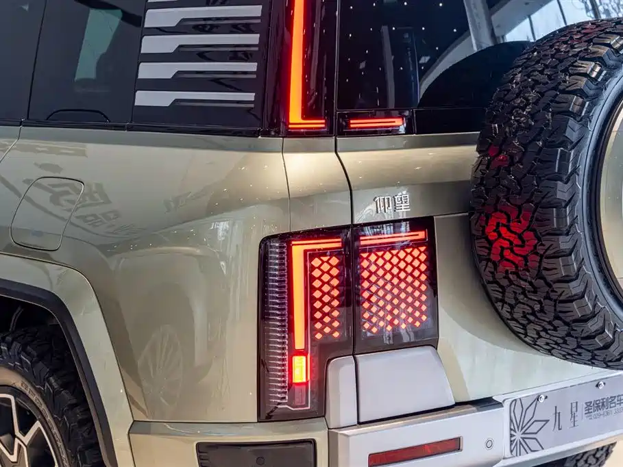 BYD UM U8 2024 Off-Road Player Edition 2024 - thumbnail 16