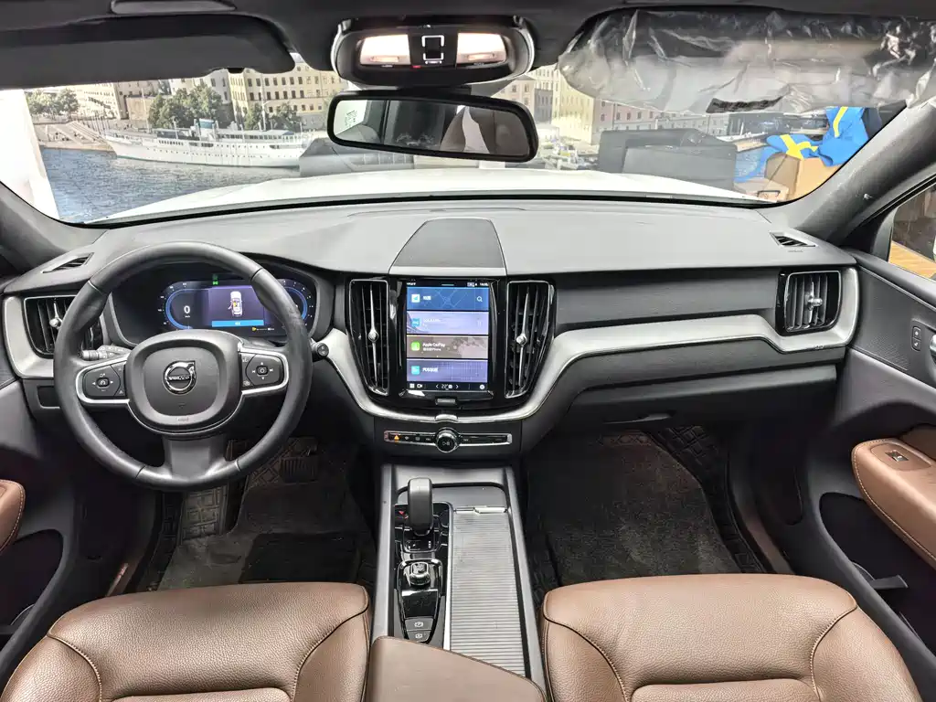 Volvo Volvo XC60 2025 B5 AWD Momentum Luxury Edition 2025 - thumbnail 12