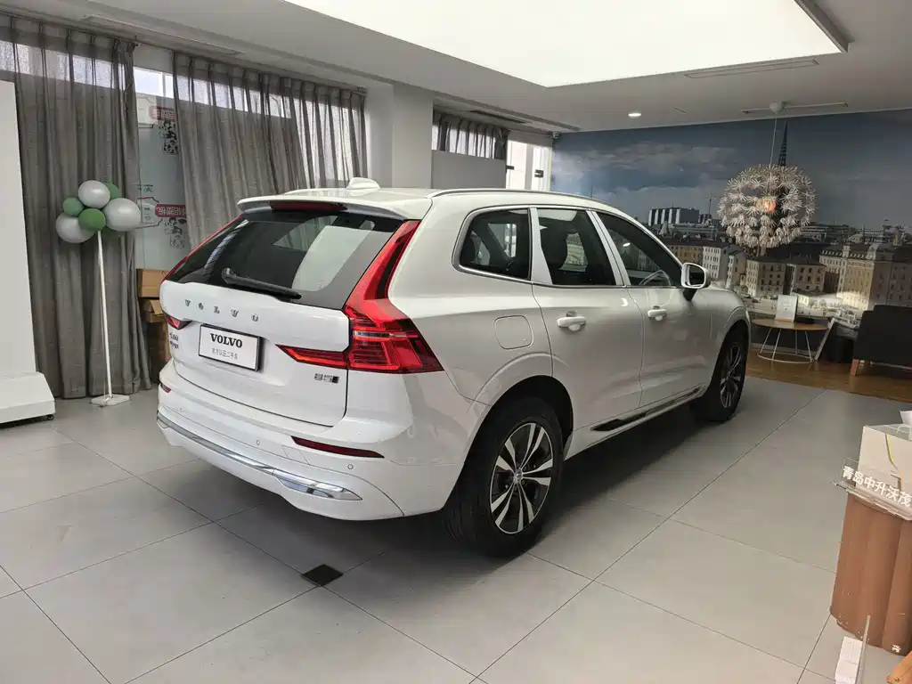 Volvo Volvo XC60 2025 B5 AWD Momentum Luxury Edition 2025 - thumbnail 13